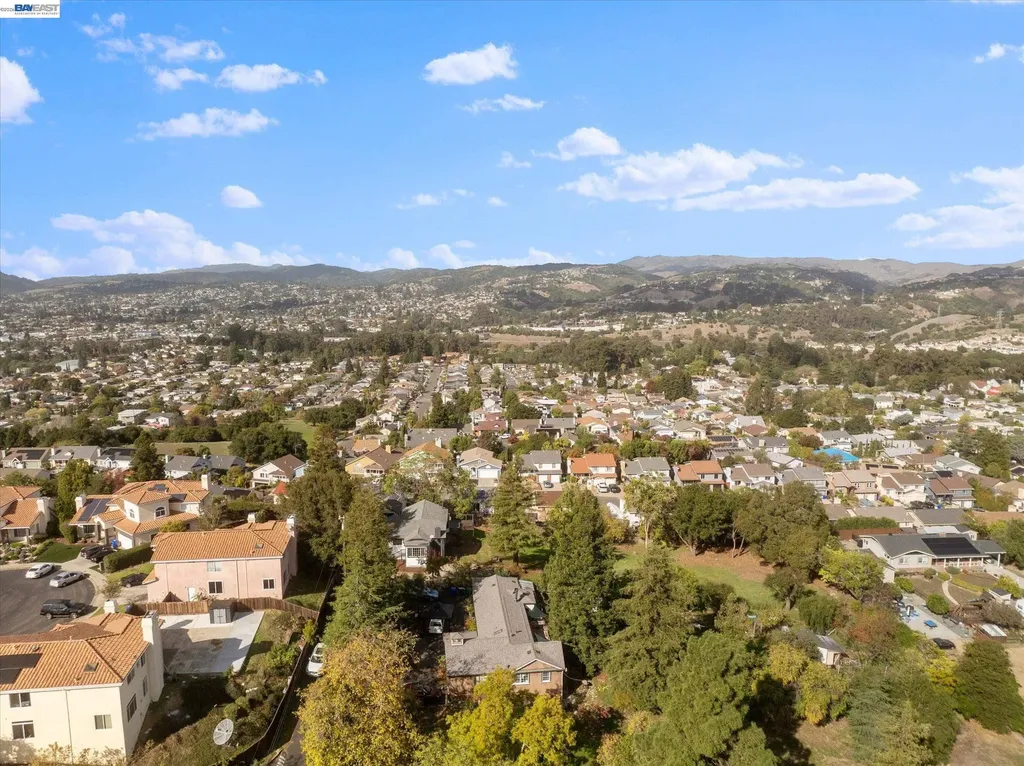 3280 Ohlone Way Hayward CA 94541