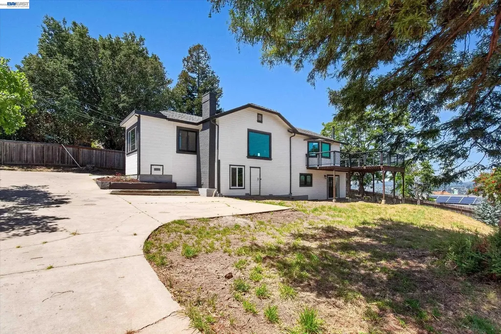 3280 Ohlone Way Hayward CA 94541