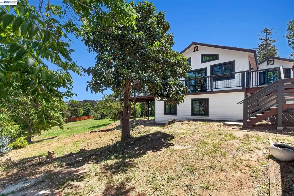 3280 Ohlone Way Hayward CA 94541