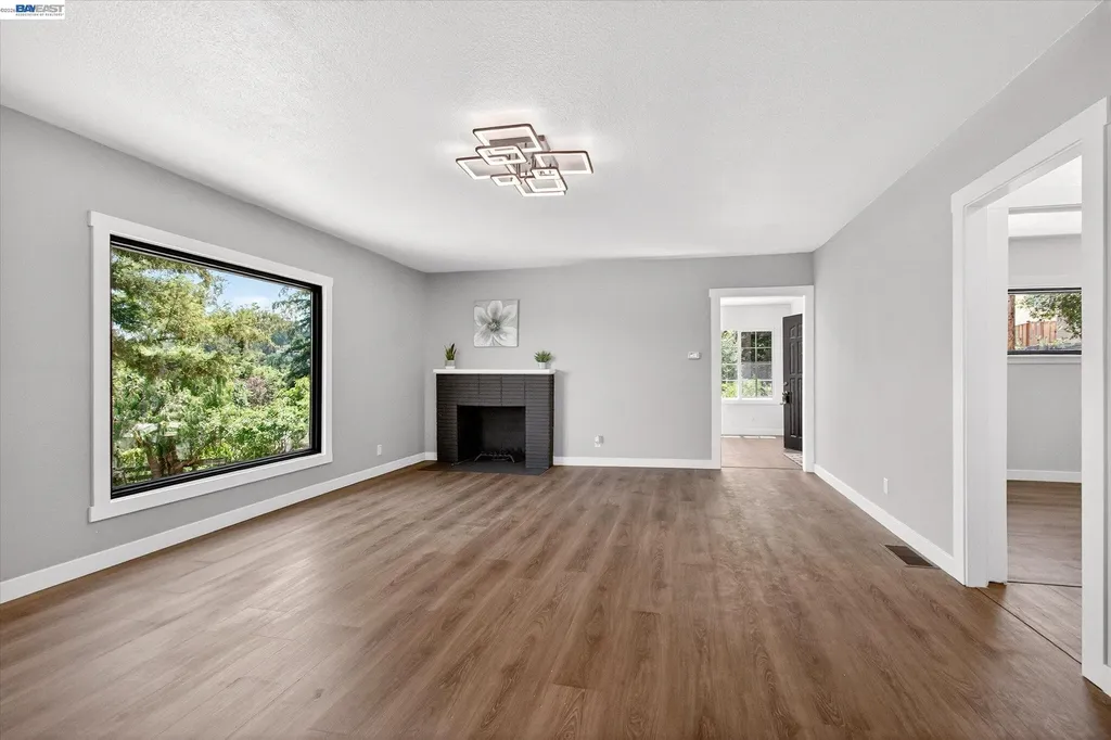3280 Ohlone Way Hayward CA 94541