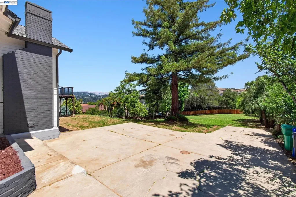 3280 Ohlone Way Hayward CA 94541