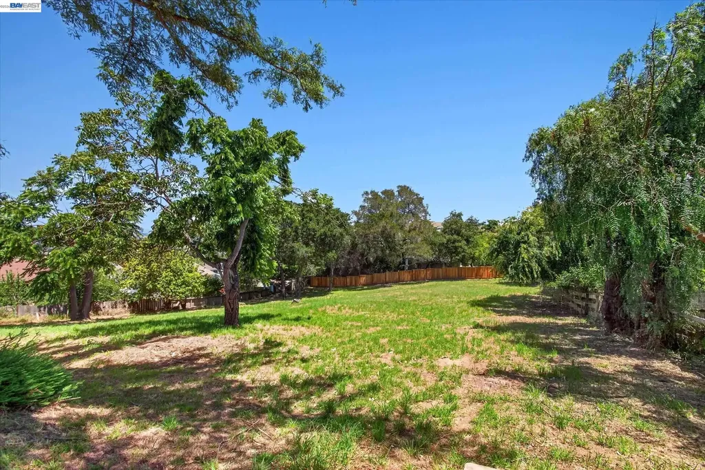 3280 Ohlone Way Hayward CA 94541