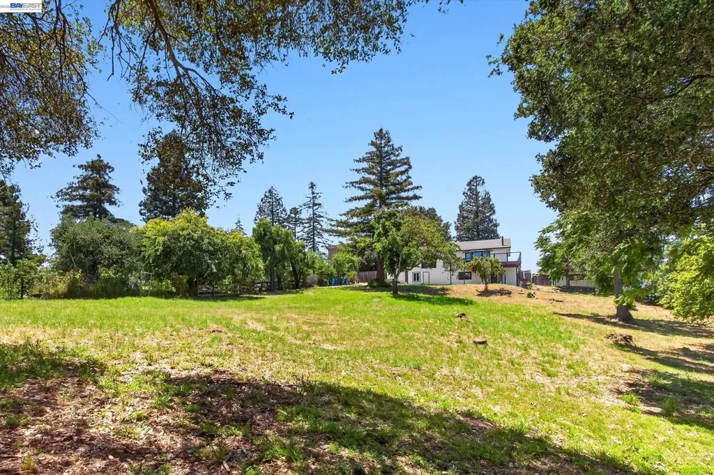 3280 Ohlone Way Hayward CA 94541