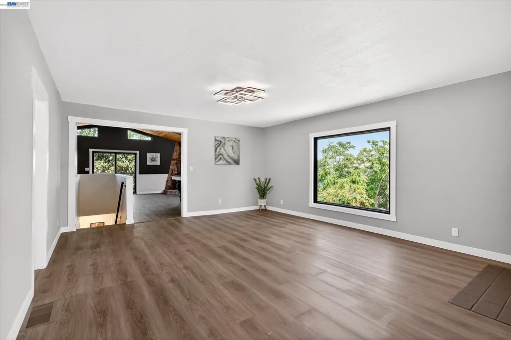 3280 Ohlone Way Hayward CA 94541