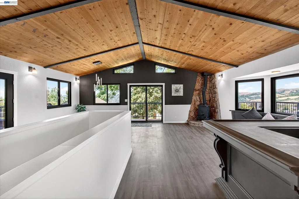 3280 Ohlone Way Hayward CA 94541