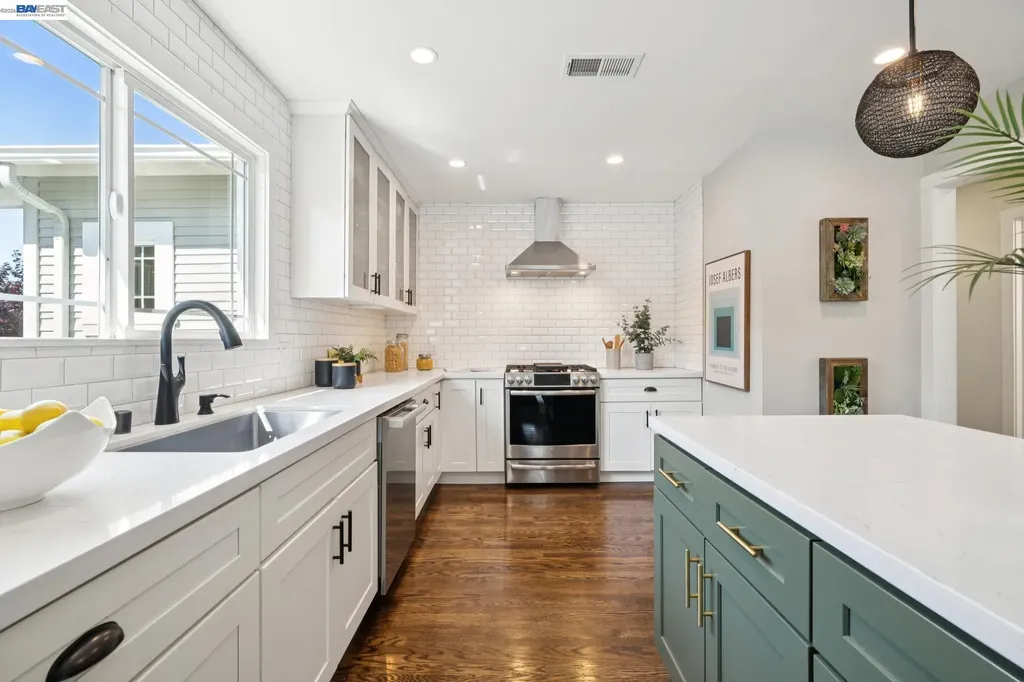 5161 Trask Street Oakland CA 94601