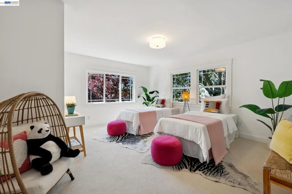 5161 Trask Street Oakland CA 94601