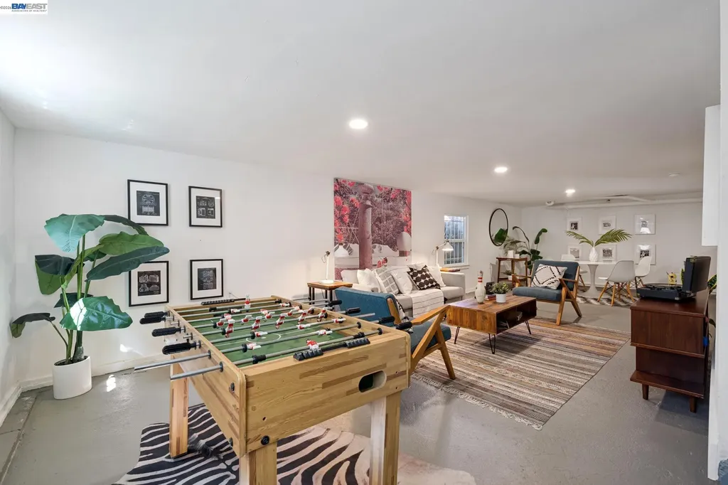 5161 Trask Street Oakland CA 94601