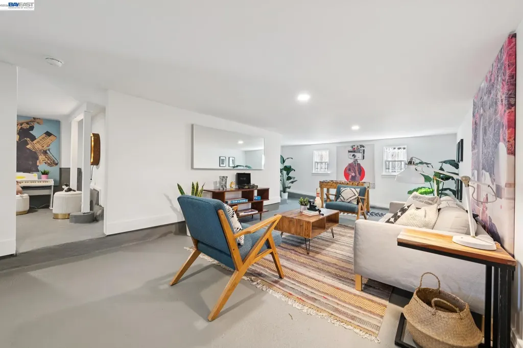 5161 Trask Street Oakland CA 94601
