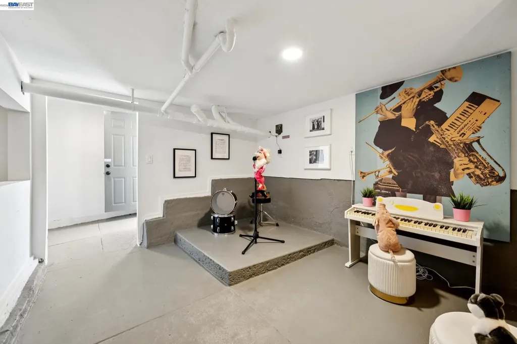 5161 Trask Street Oakland CA 94601