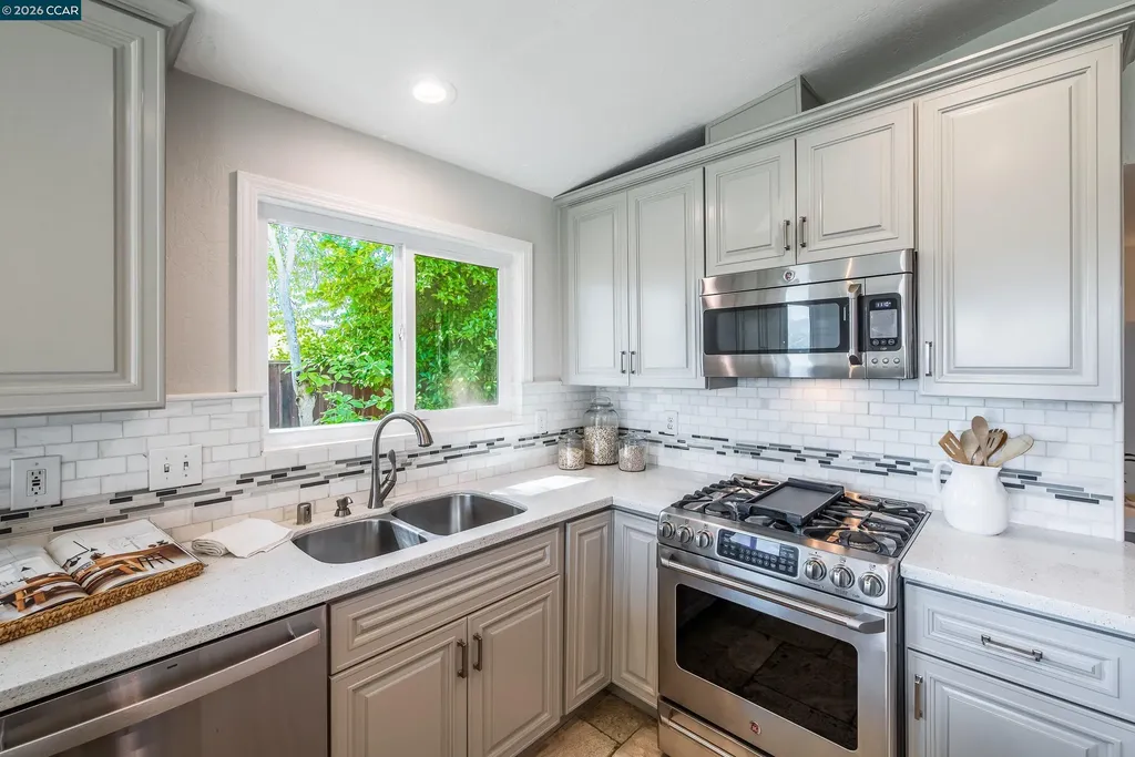11 Dale Court Lafayette CA 94595