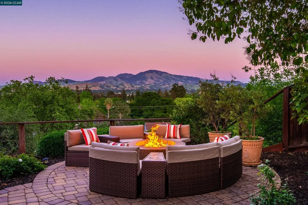 11 Dale Court Lafayette CA 94595