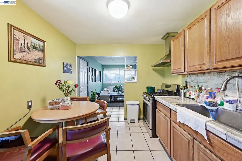 403-405 105th Avenue Oakland CA 94603