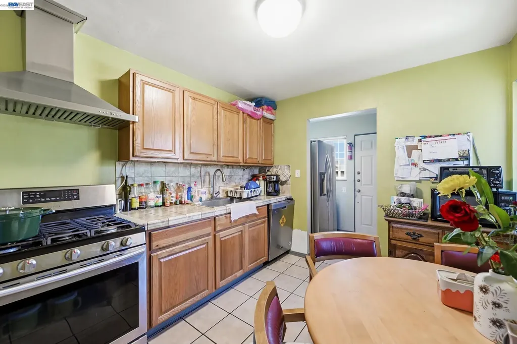 403-405 105th Avenue Oakland CA 94603