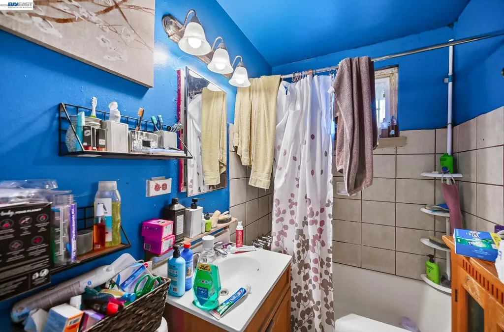 403-405 105th Avenue Oakland CA 94603