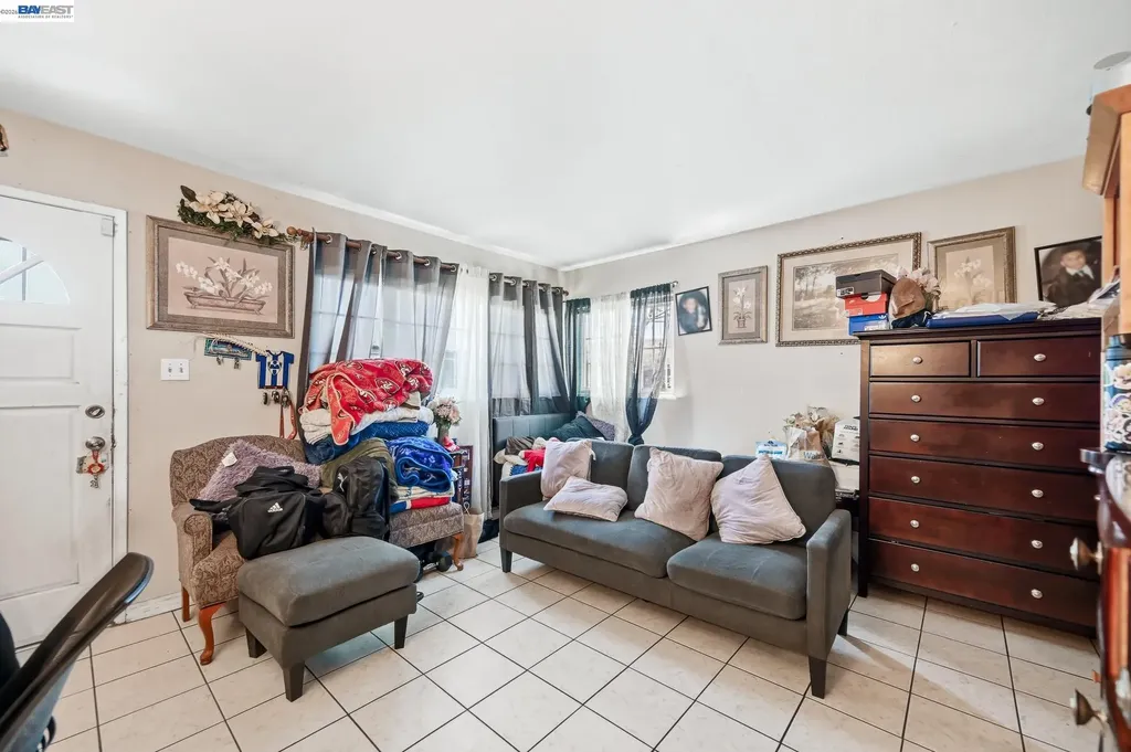 403-405 105th Avenue Oakland CA 94603