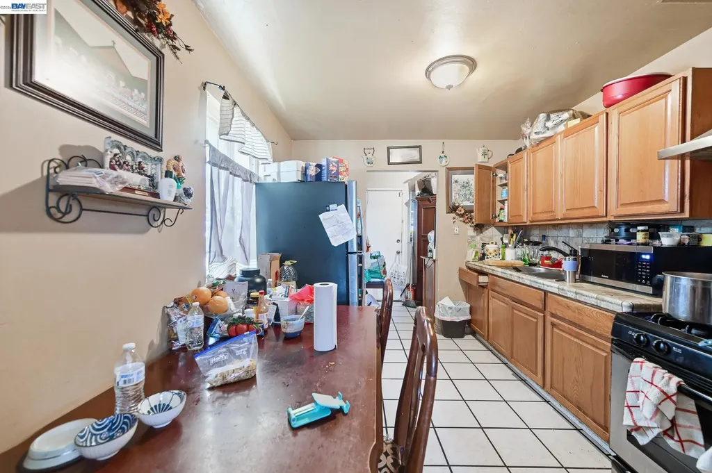 403-405 105th Avenue Oakland CA 94603