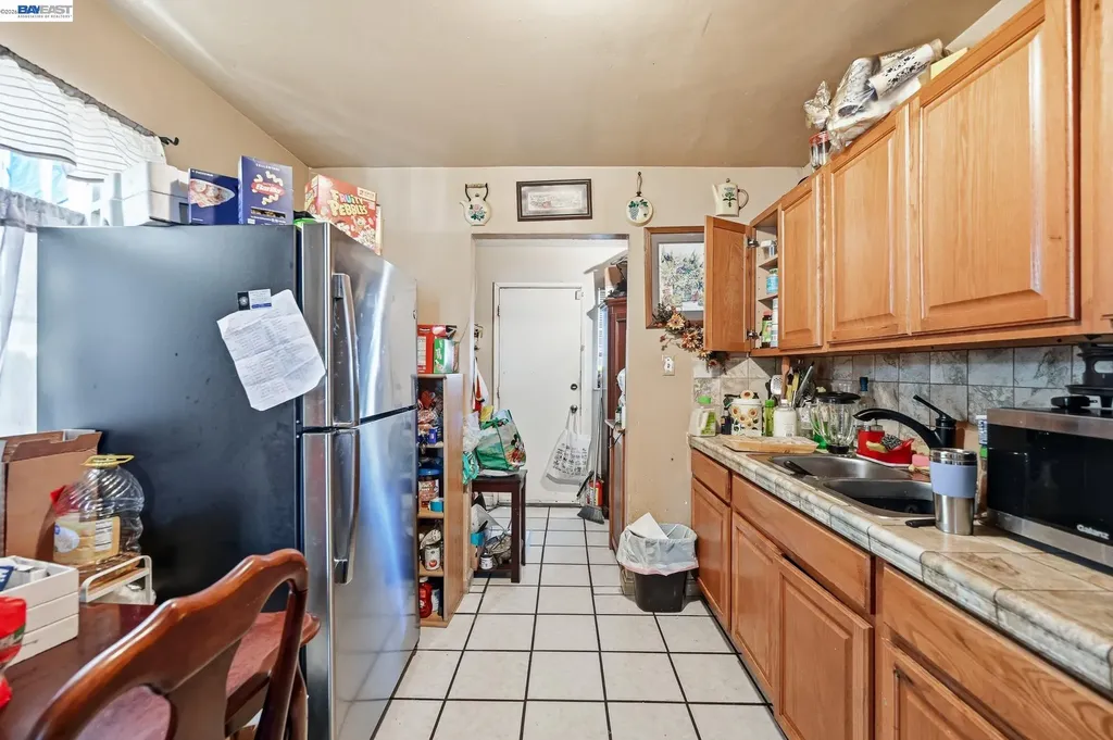 403-405 105th Avenue Oakland CA 94603