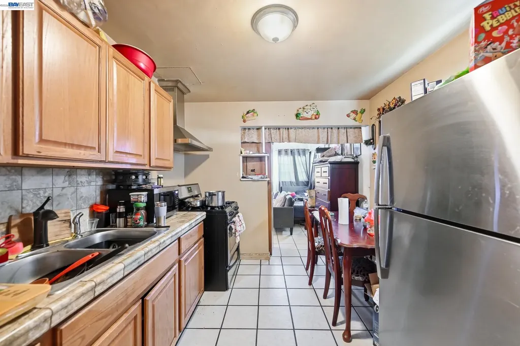 403-405 105th Avenue Oakland CA 94603