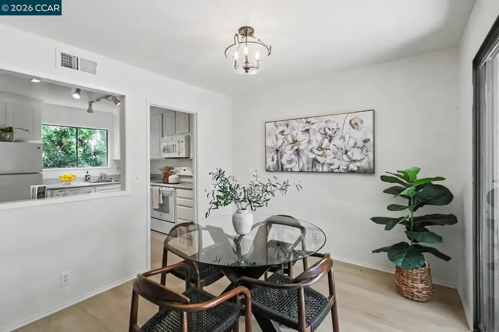 378 Camelback Road Pleasant Hill CA 94523