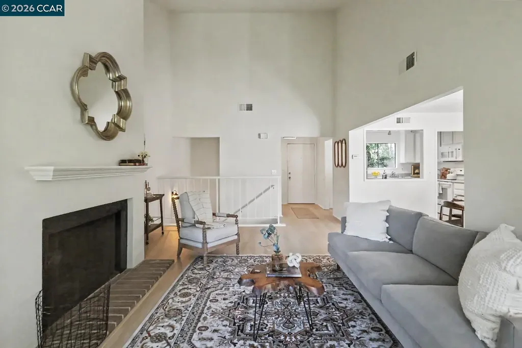 378 Camelback Road Pleasant Hill CA 94523