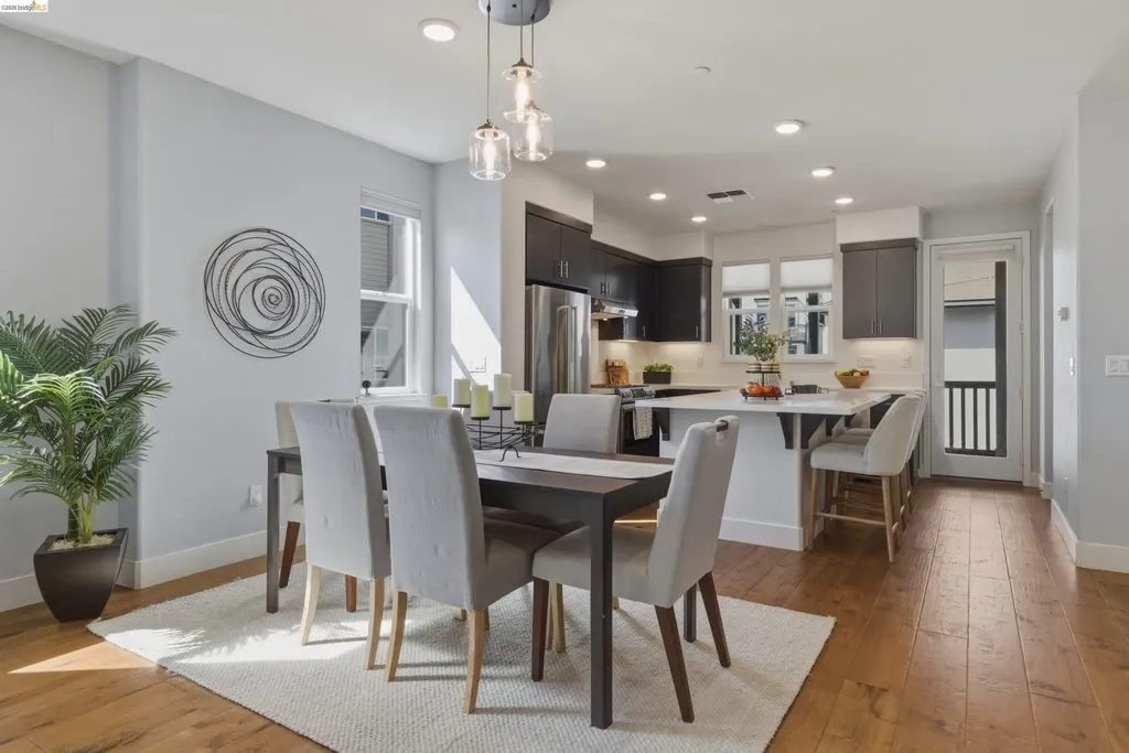 467 Mitchell Avenue Alameda CA 94501
