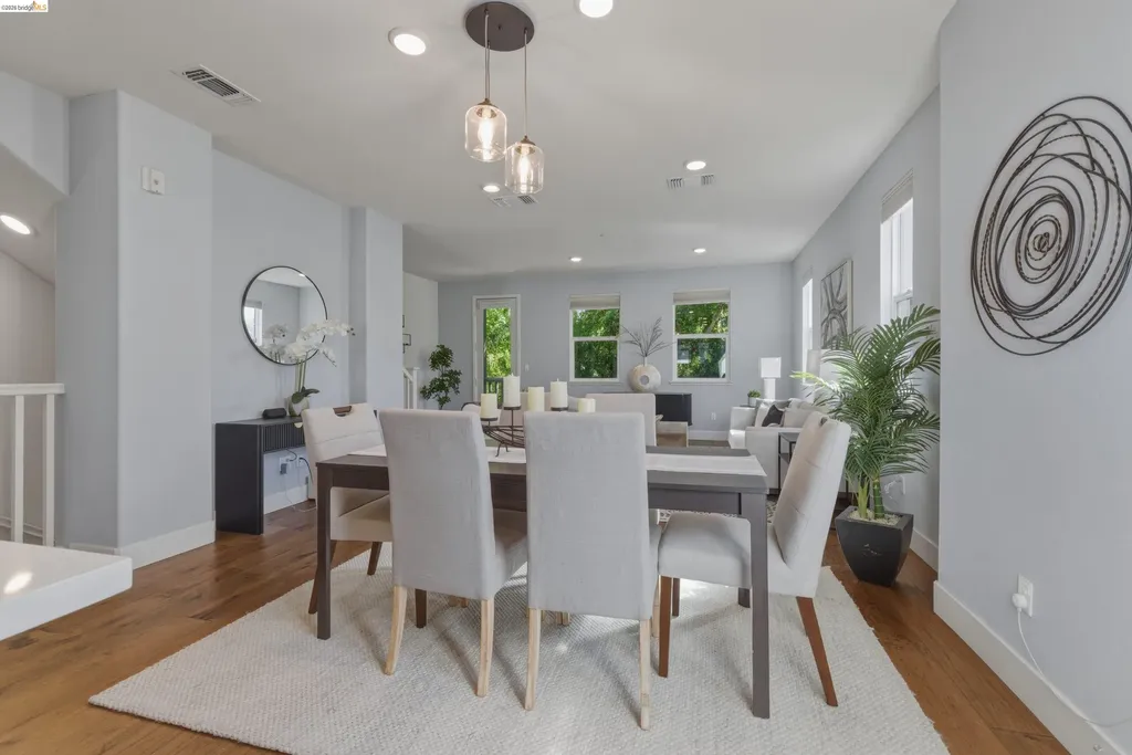 467 Mitchell Avenue Alameda CA 94501