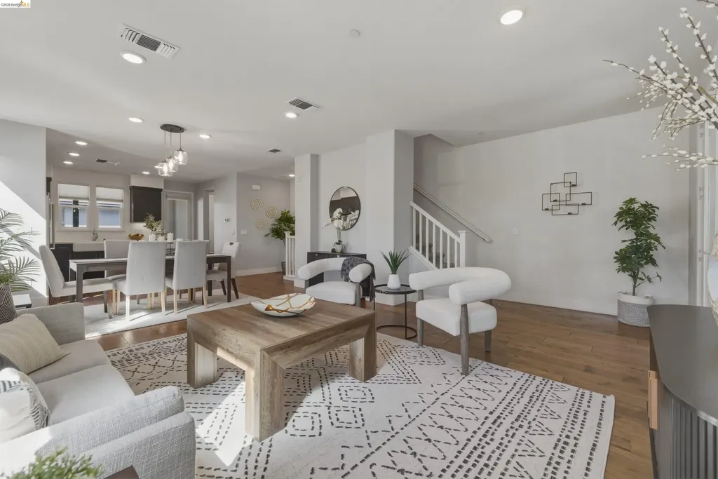 467 Mitchell Avenue Alameda CA 94501