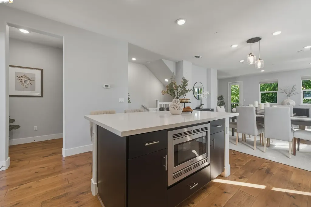 467 Mitchell Avenue Alameda CA 94501