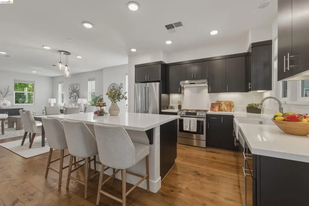 467 Mitchell Avenue Alameda CA 94501