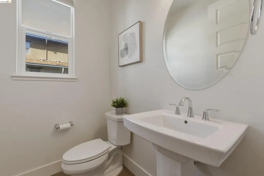 467 Mitchell Avenue Alameda CA 94501