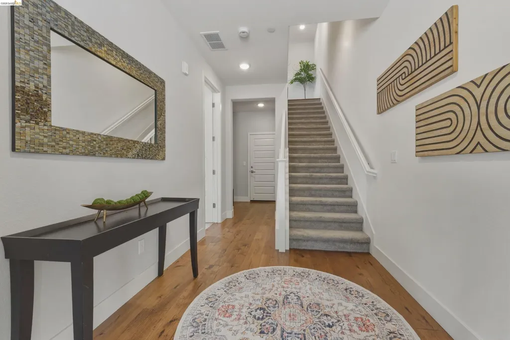 467 Mitchell Avenue Alameda CA 94501