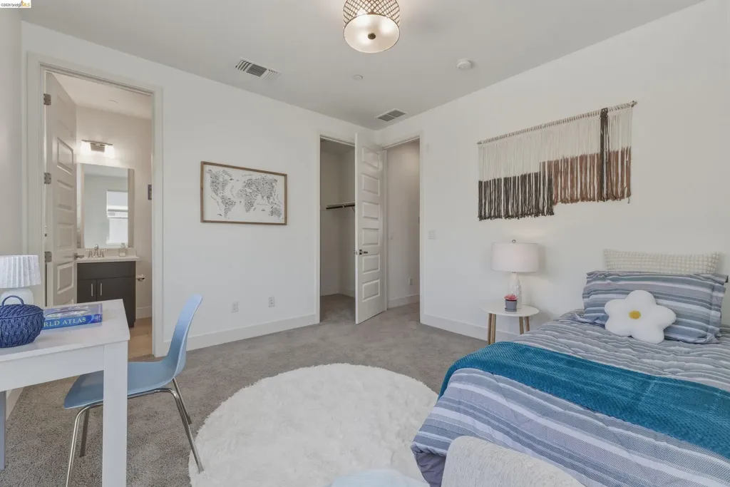 467 Mitchell Avenue Alameda CA 94501