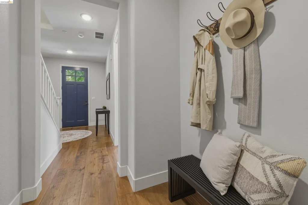 467 Mitchell Avenue Alameda CA 94501