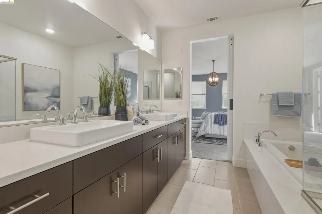467 Mitchell Avenue Alameda CA 94501