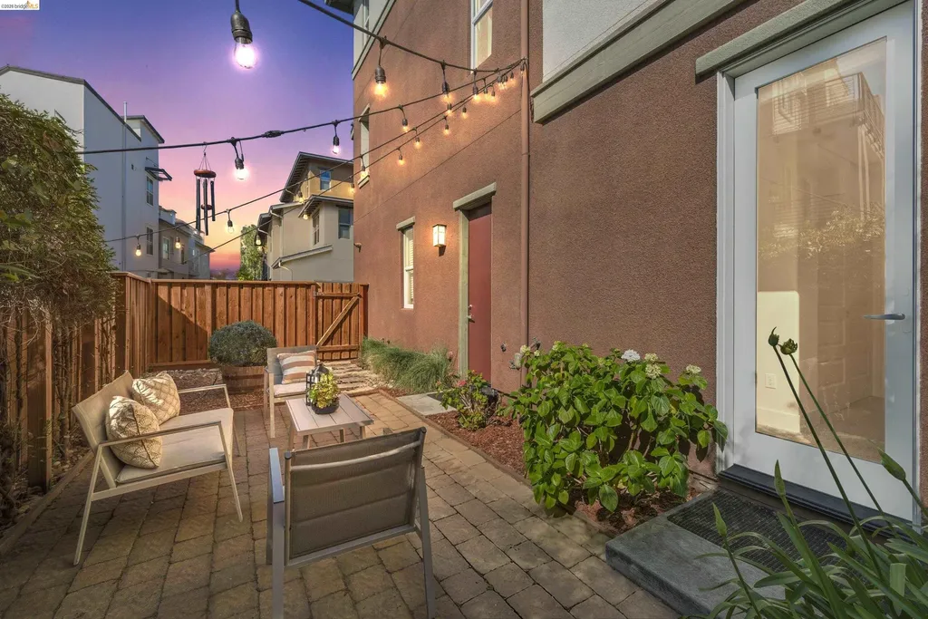 467 Mitchell Avenue Alameda CA 94501