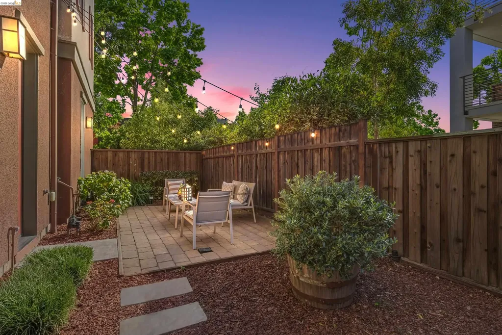 467 Mitchell Avenue Alameda CA 94501