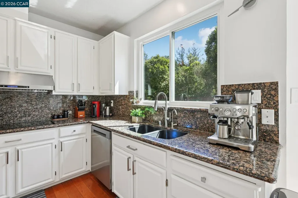 242 El Pueblo Place Clayton CA 94517