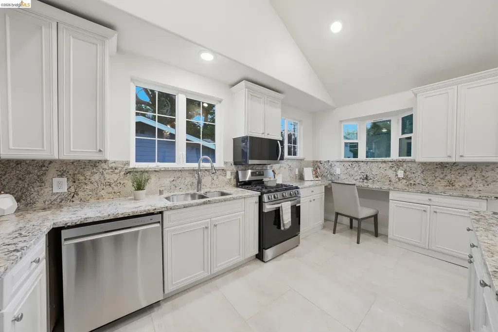 3426 Pierson Street Oakland CA 94619