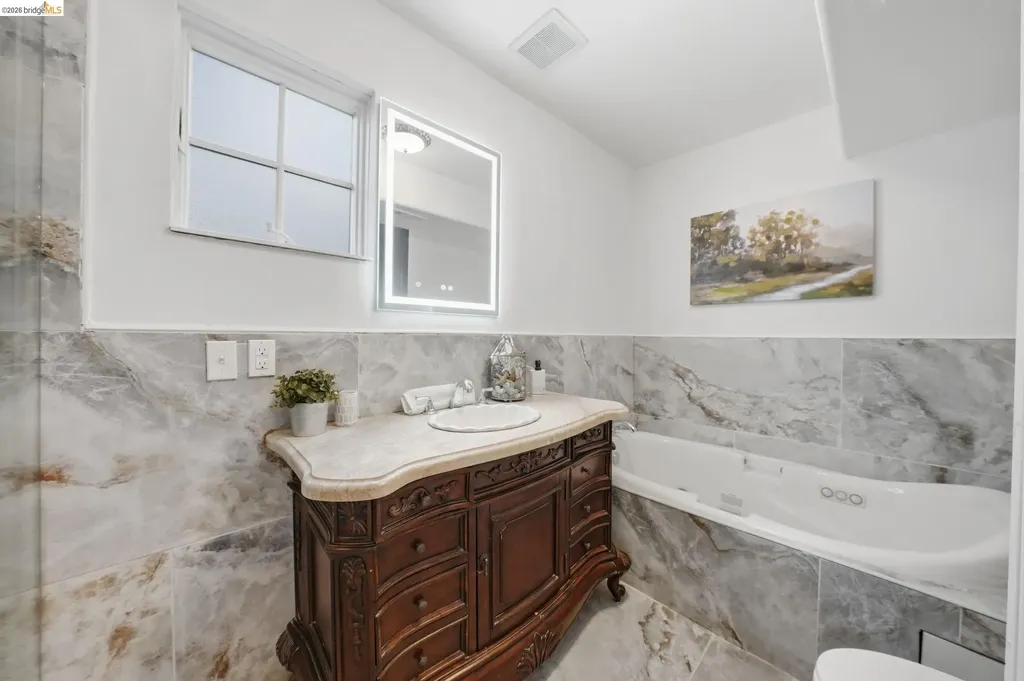 3426 Pierson Street Oakland CA 94619