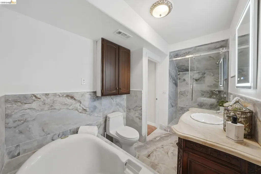 3426 Pierson Street Oakland CA 94619