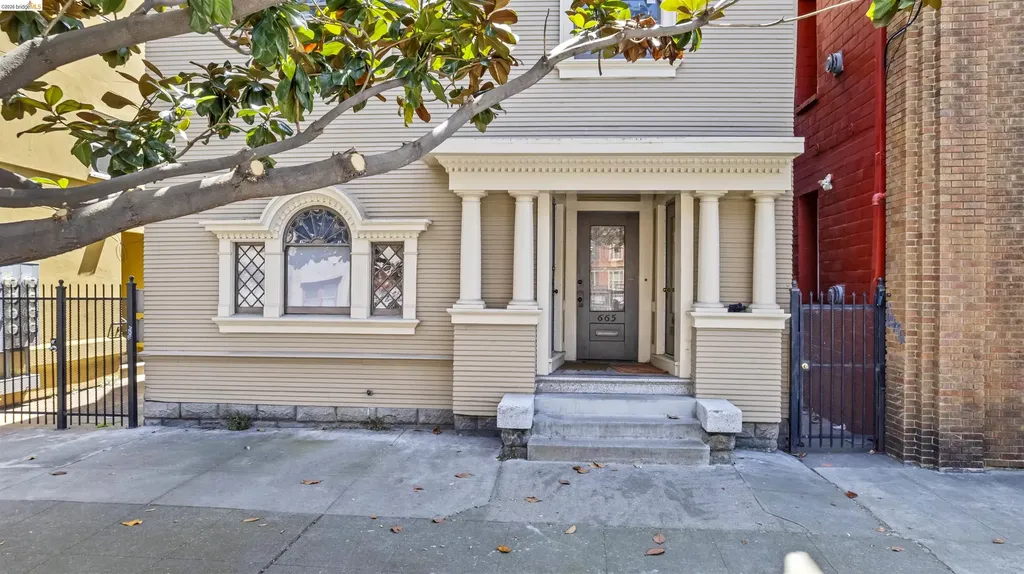 667 10th Street Oakland CA 94607