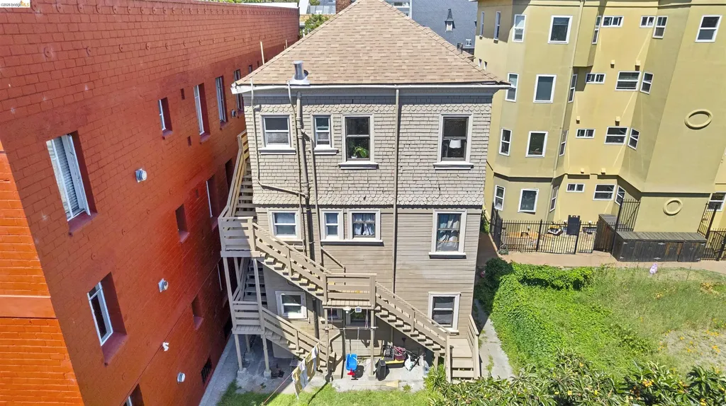 667 10th Street Oakland CA 94607