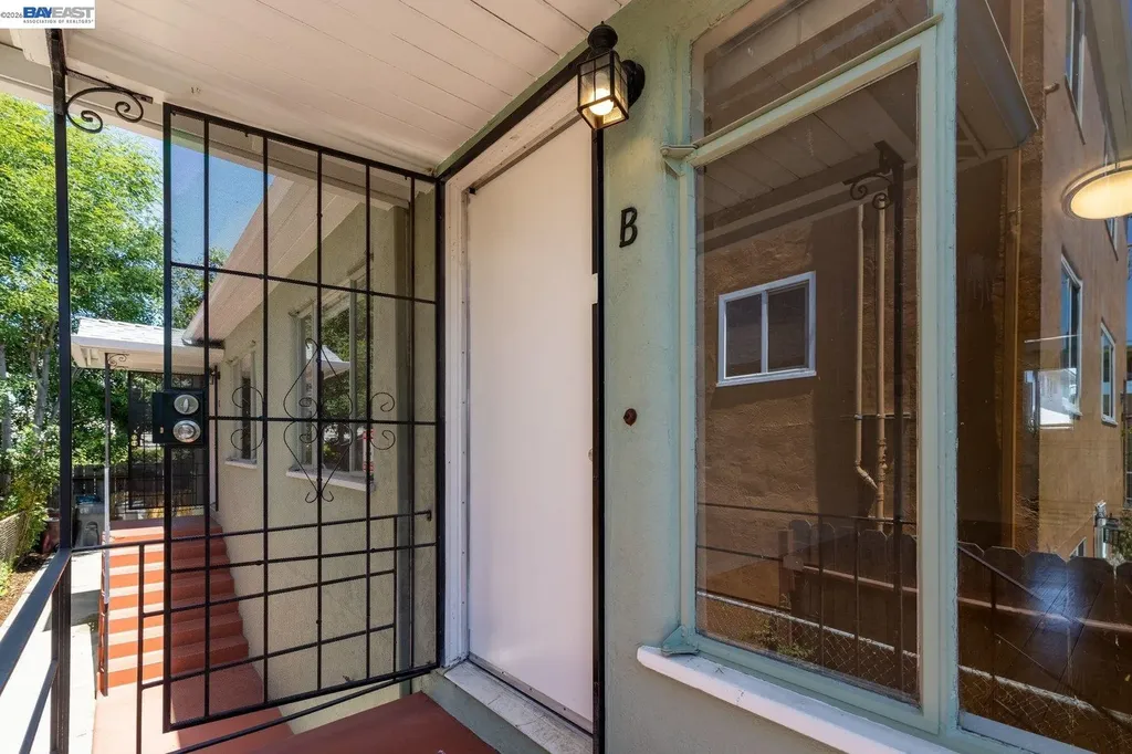 4144 Masterson Street Oakland CA 94619