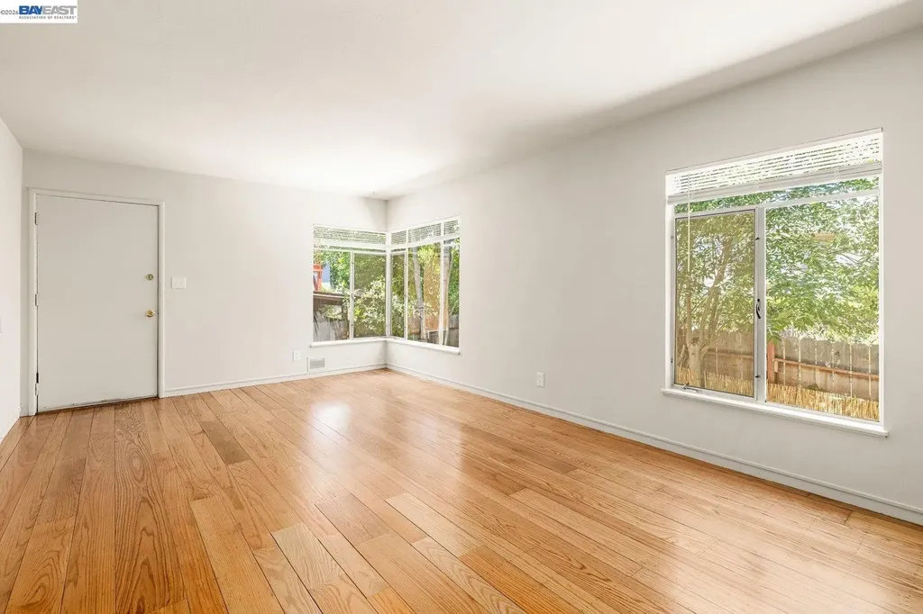 4144 Masterson Street Oakland CA 94619