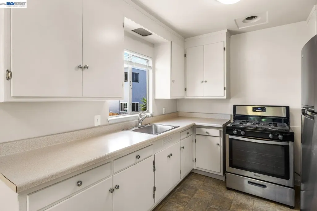 4144 Masterson Street Oakland CA 94619