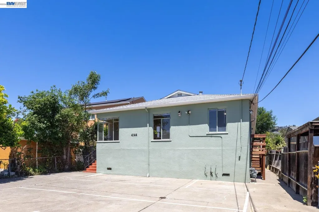 4144 Masterson Street Oakland CA 94619
