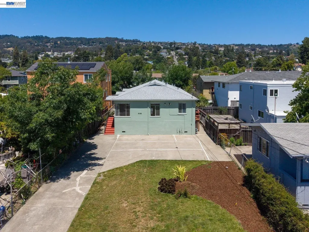 4144 Masterson Street Oakland CA 94619