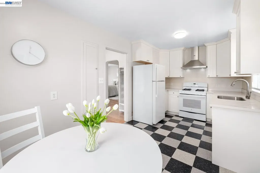 4144 Masterson Street Oakland CA 94619