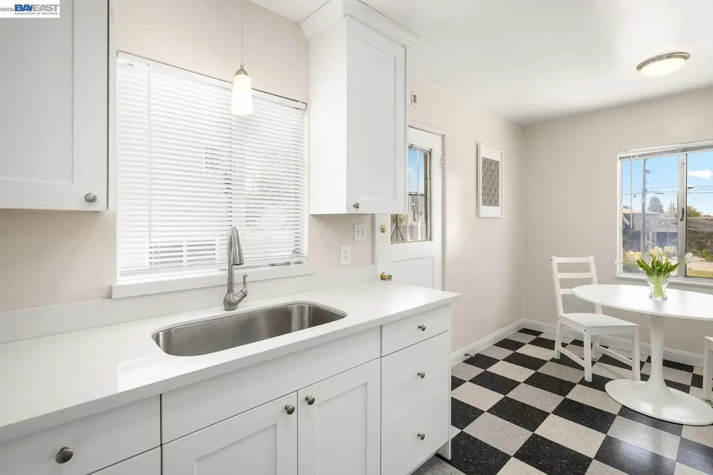 4144 Masterson Street Oakland CA 94619